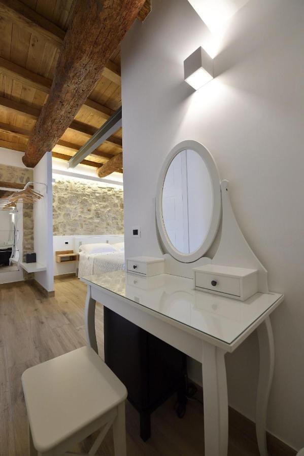 Le Benedettine Affittacamere Relais Фонди Экстерьер фото