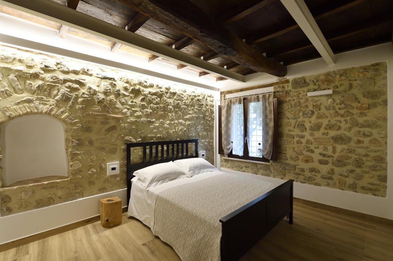 Le Benedettine Affittacamere Relais Фонди Экстерьер фото