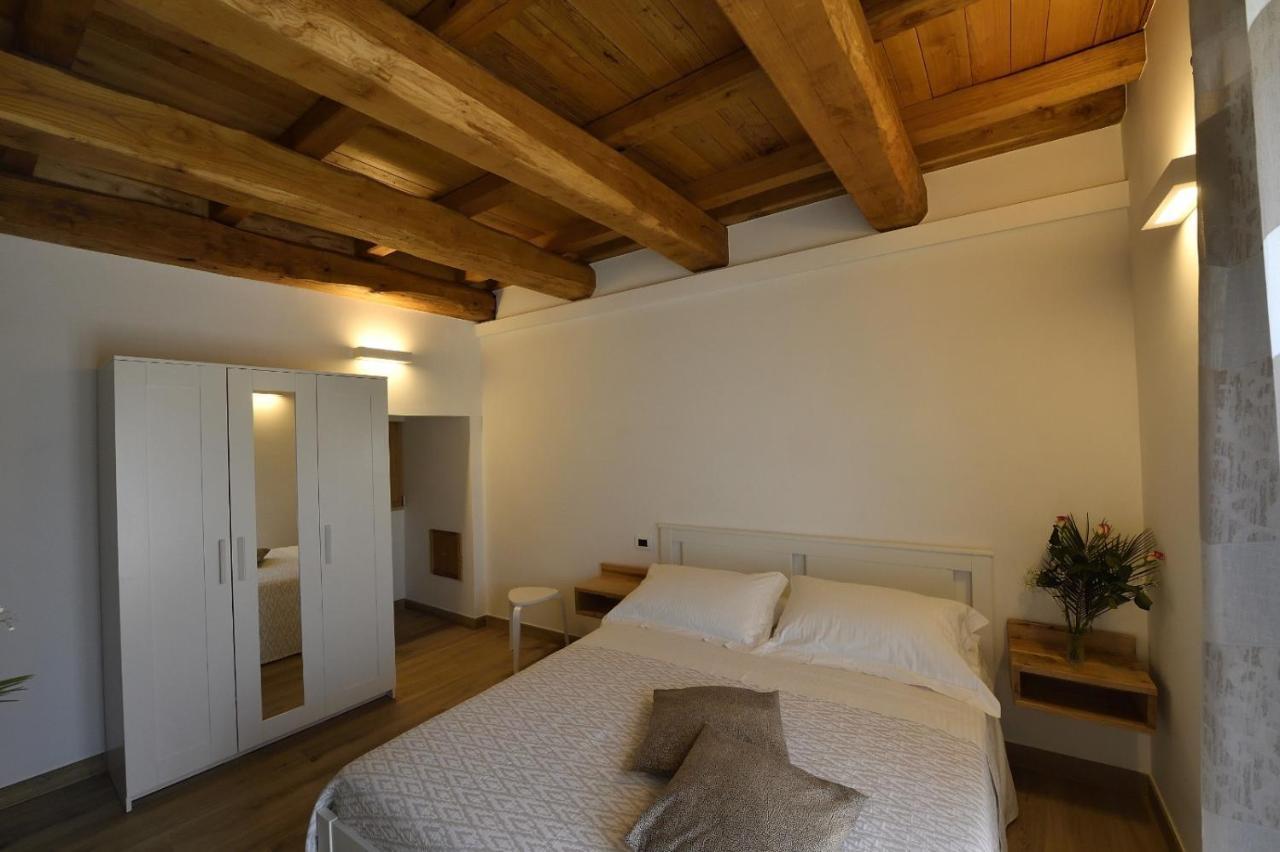 Le Benedettine Affittacamere Relais Фонди Экстерьер фото