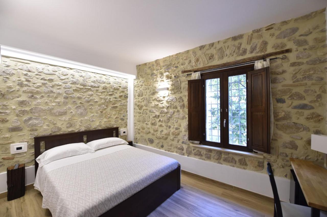 Le Benedettine Affittacamere Relais Фонди Экстерьер фото